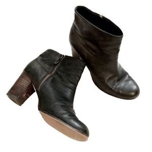 Cole Haan Black Leather Classic Western Ankle Boots Women's Sz 7.5